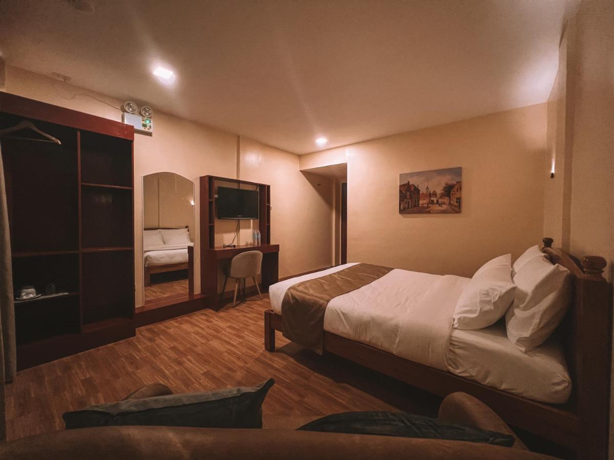 Rufana Suites Moalboal Bagian luar foto