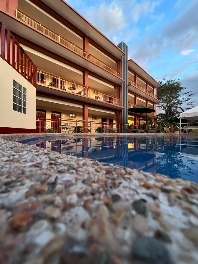 Rufana Suites Moalboal Bagian luar foto