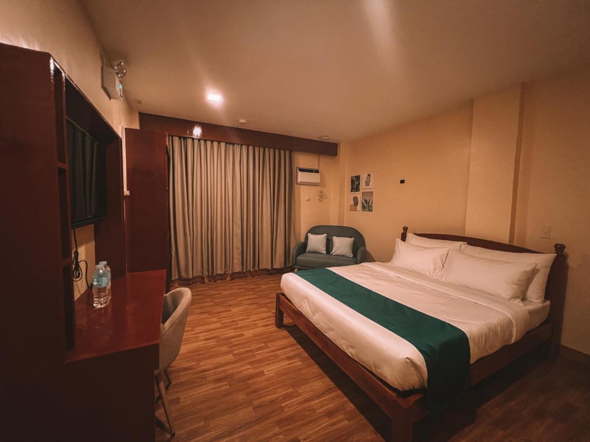 Rufana Suites Moalboal Bagian luar foto