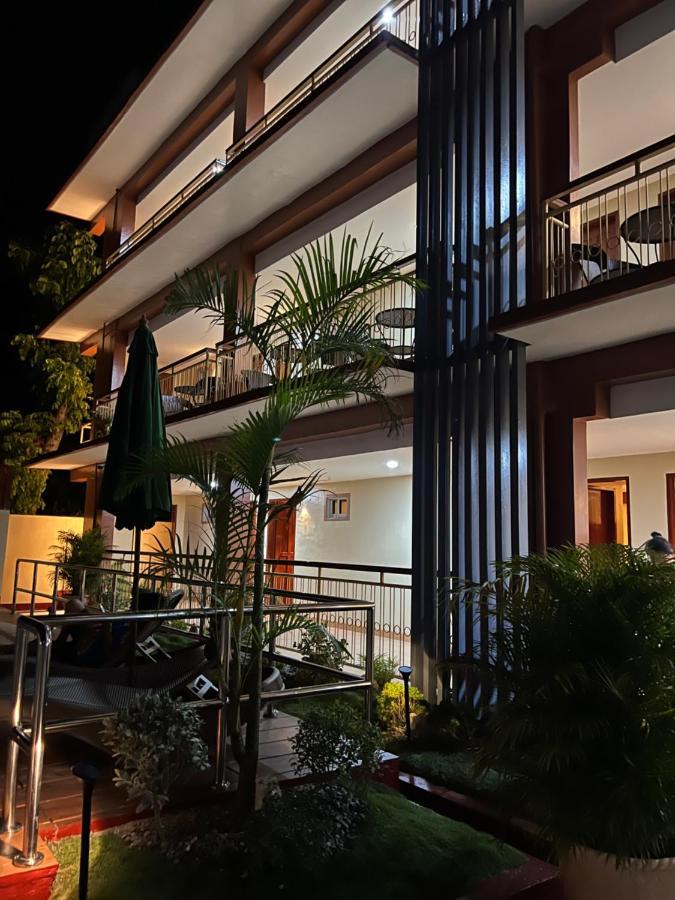 Rufana Suites Moalboal Bagian luar foto