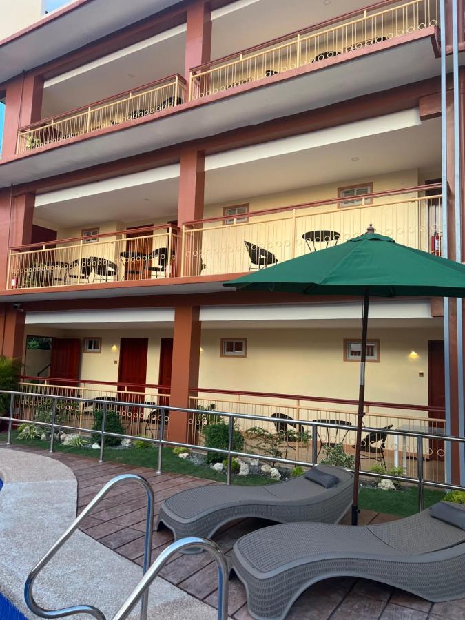 Rufana Suites Moalboal Bagian luar foto