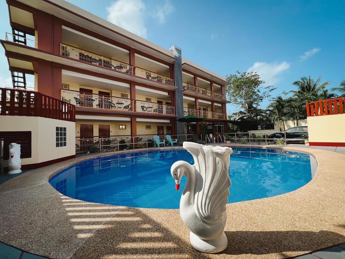 Rufana Suites Moalboal Bagian luar foto